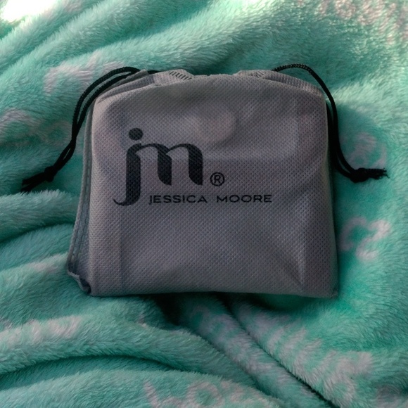 NWT Jennifer Moore Canvas Trifold Wallet - Picture 7 of 8